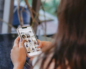 Як соцмережі роблять жінок нещасними: дослідження