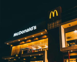 McDonald&#039;s продовжує розширювати мережу в Україні: нові ресторани, інвестиції та плани на майбутнє