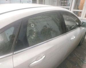 Окупанти обстріляли Слов'янськ касетними боєприпасами: пошкоджені АЗС і автівки