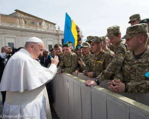 &quot;Звідси війна виглядає ще більш абсурдною&quot; - Папа Римський зробив заяву з лікарні