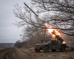 ЗСУ не відразу відчують наслідки призупинення військової допомоги США - CNN