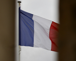 Франція радить європейським країнам вкладатися у власне виробництво зброї, щоб не залежати від США