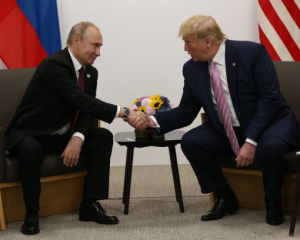 Трамп обговорить з Путіним питання територій і "поділ певних активів" між РФ і Україною
