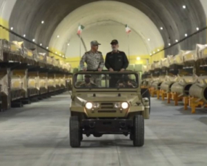 Іран показав військову базу з великими запасами зброї