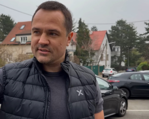 Корупціонер у похоронному авто: як Комарницький перетнув кордон під прикриттям силовиків