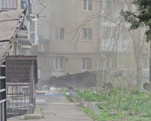 Окупанти масовано обстріляли центр Херсона: у місті частково зникло світло