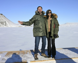 Ви не чекали нас, а ми приїхали – віцепрезидент США з дружиною привезли скандал у Гренландію