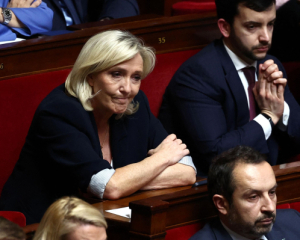 Чи стане Марін Ле Пен політичною мученицею? Ультраправі у Франції намагаються піаритися на вироку своєї лідерки