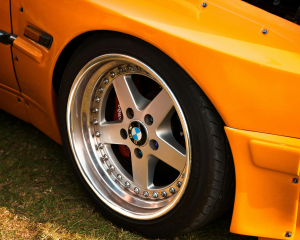 Чи справді пластикові пляшки в колесних арках можуть відлякати автокрадіїв - думка експертів