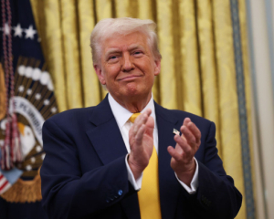 Трамп обнародовал противоречивое пасхальное поздравление, адресованное своим оппонентам