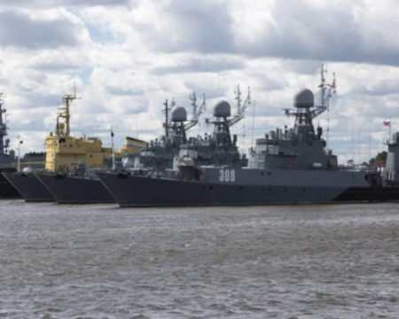 У Чорному морі два кораблі РФ з