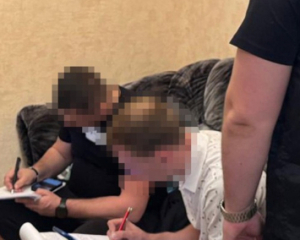 ГБР разоблачило новую схему выезда за границу: сколько получит организатор