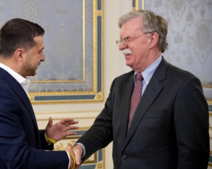 "Важливий крок назад до конструктивної розмови" - колишній радник Трампа Болтон висловився про зустріч у Римі