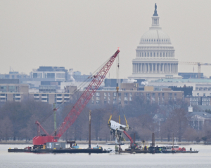 Столкновение вертолета армии США и пассажирского лайнера: стало известно, что привело к трагедии