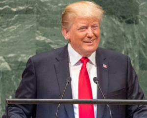 Я врятував Україну від знищення за один день - Трамп