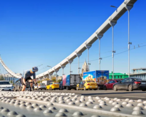 На Крымском мосту безумные пробки: в ВМС объяснили причину
