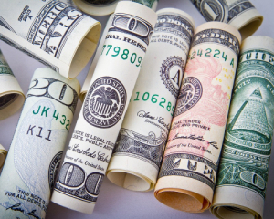 Валюта подорожает на выходных - курс на 3-5 мая