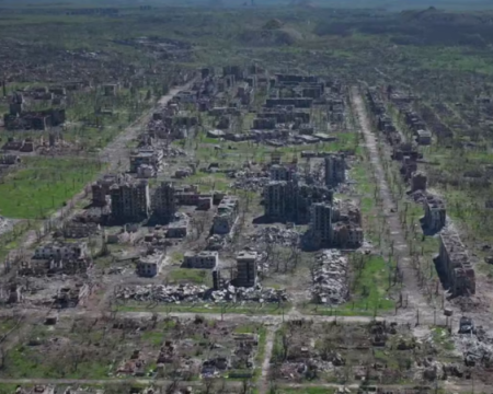 Військові показали на відео знищений Торецьк