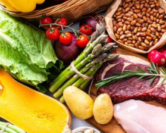 Замедляют старение и появление морщин: какие продукты добавить в рацион для молодости кожи