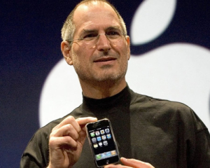 Apple пророкує кінець iPhone: у компанії заговорили про нові технології