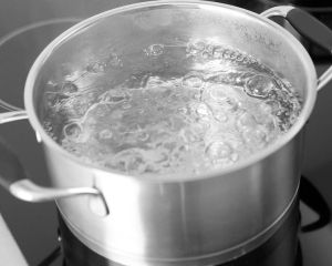 Соленая или пресная: какая вода закипает быстрее