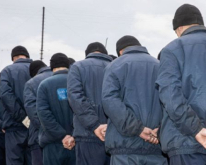Кабмін зобов'яже полонених росіян платити податки і військовий збір