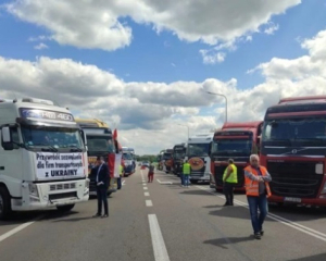 Польські перевізники заблокували ПП "Ягодин - Дорогуськ": що відомо