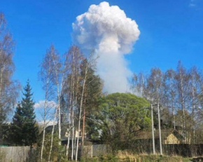 Разведка Великобритании показала снимки российского арсенала ГРАУ после взрывов