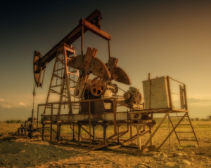 Ціни на нафту падають на тлі зростання запасів США