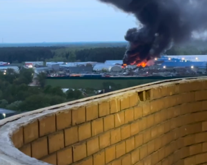 У Підмосков&#039;ї горять склади: подробиці