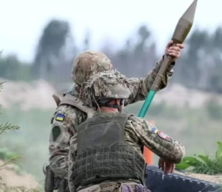 Ворог штурмує Покровськ, Торецьк і Часів Яр: Генштаб показав свіжі карти боїв