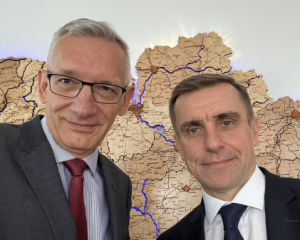 Посол Німеччини зустрівся з дипрадником Порошенка, у якого був обшук
