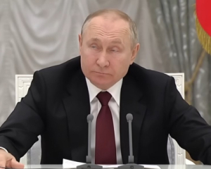 Разведка Великобритании увидела признаки недовольства Путиным и пожилой верхушкой Кремля