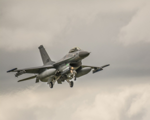 Україна й Чехія підписали угоду щодо підготовки пілотів F-16