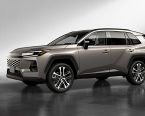 Оновлений Toyota RAV4 офіційно представили: розповіли про двигуни та характеристики