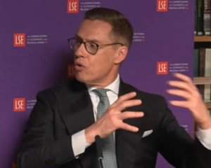 Президент Фінляндії анонсував "технічні" переговори щодо припинення вогню в Україні у Ватикані