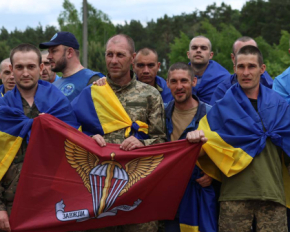 В Україну повернули ще 307 захисників - Зеленський