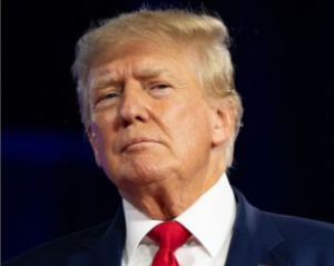 Пошлины на паузе: Трамп отложил тарифы для ЕС