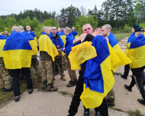 Росіяни розробили інструкції з "більш ефективними" тортурами" для українських військовополонених - "Азов"