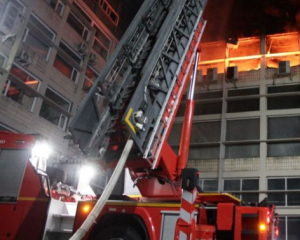 У Санкт-Петербурзі горів стратегічний завод