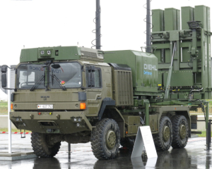 Україна підписала контракт про виробництво ЗРК IRIS-T та ракет до них