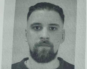 У Росії розшукують чоловіка, нібито причетного до великої атаки на аеродром