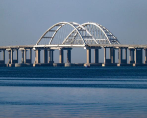 Оккупанты перекрыли Крымский мост и движение пассажирских судов в Севастопольской бухте