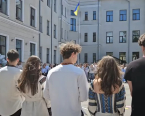 В Украине ежегодно количество выпускников школ уменьшается на десятки тысяч