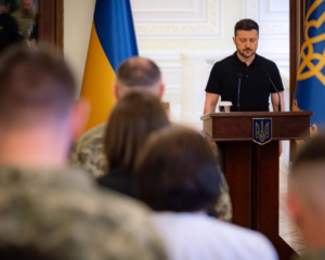 Зеленський змінив командувачів Сил безпілотних систем та ДШВ