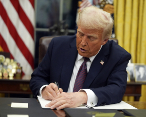 Трамп удвоил пошлины на импорт алюминия и стали