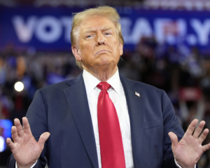 "Рамштайн" відбувся без Пентагону, натомість Трамп побалакав з Путіним