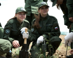 Росія створює військові табори для дівчат з окупованих територій