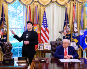 Трамп заявив, що поки не хоче спілкуватися з Маском