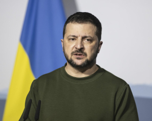 &quot;Тисячі на фронті без зброї&quot;: Зеленський розповів про мобілізацію і справжню проблему війни